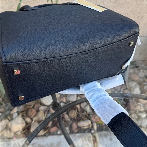 Michael Kors Ashton Medium Black Satchel Leather with Gold Hardware - Picture 9 of 14